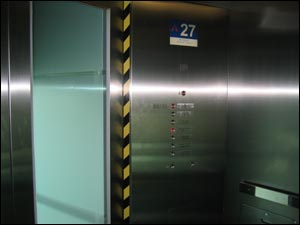 マカオタワーエレベーター内風景