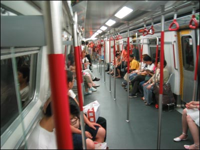 香港地下鉄車内